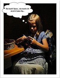 Strickendes Maedchen 2014.JPG