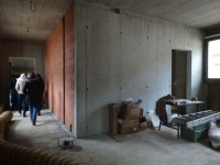 Couloir d'acces a l'ecole a journee continue.JPG